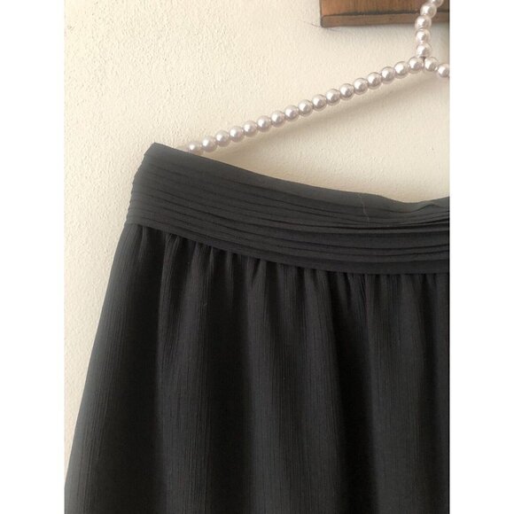 LOFT Womens Size 4 Black Chiffon Skirt Pleated Waist Short - Picture 2 of 6